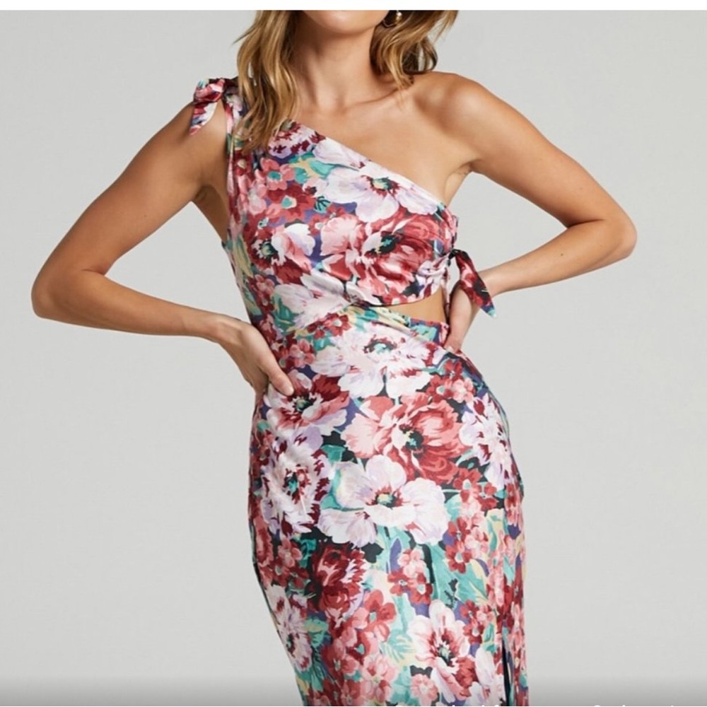 Showpo Floral One Shoulder. Size 2
